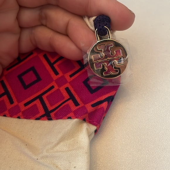 Never used Tory Burch dust bag cover - Picture 4 of 6